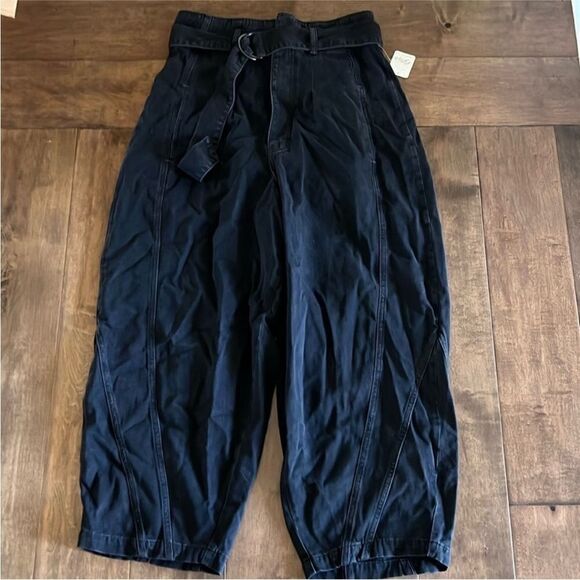 Free People: The Amsterdam High Rise Barrel Jean L - Picture 3 of 6